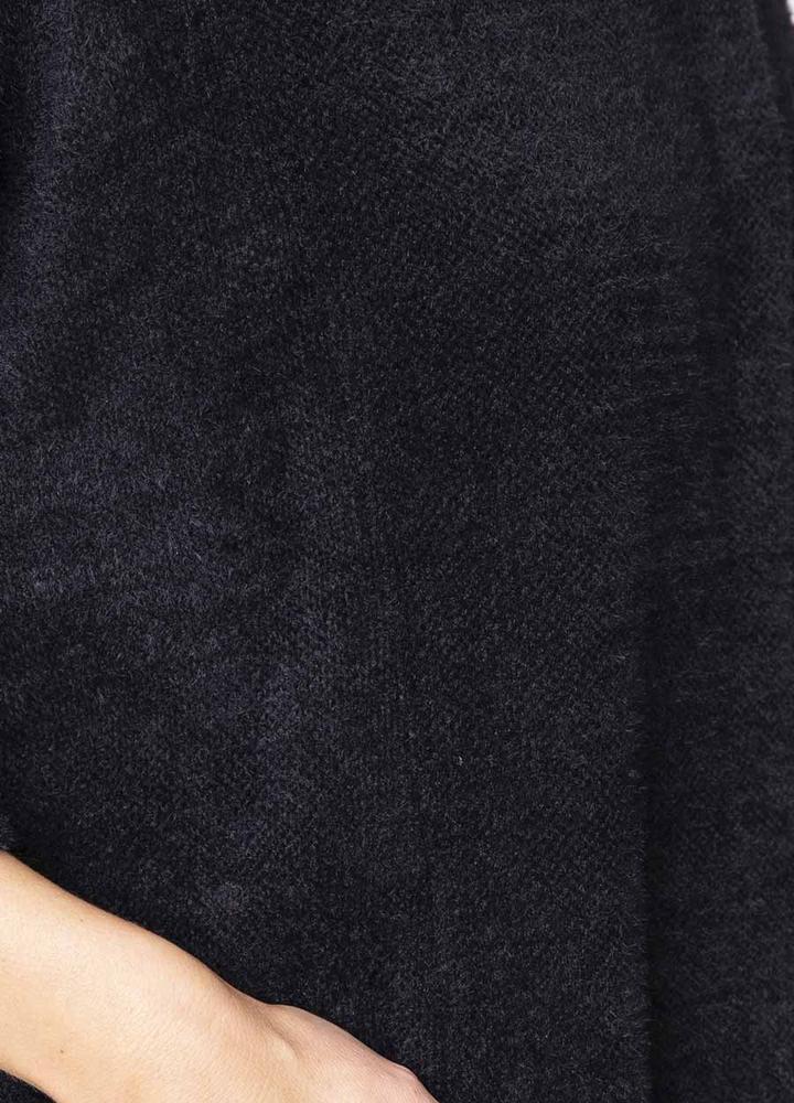 Round Neck 3/4 Sleeve Coat/Cardi in Black