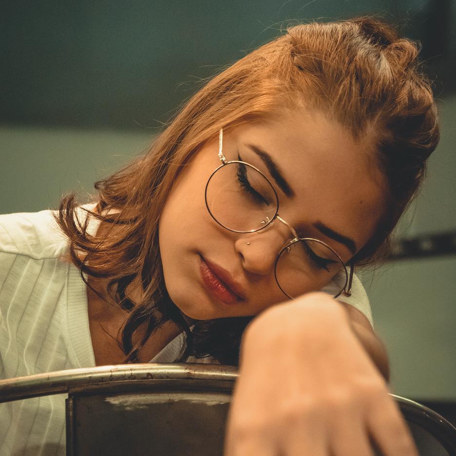 How To Insert A Fishtail Nose Ring