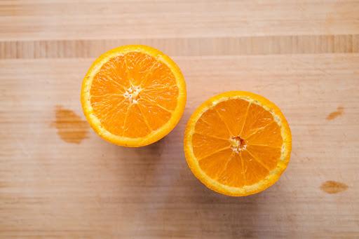 vitamin c in oranges