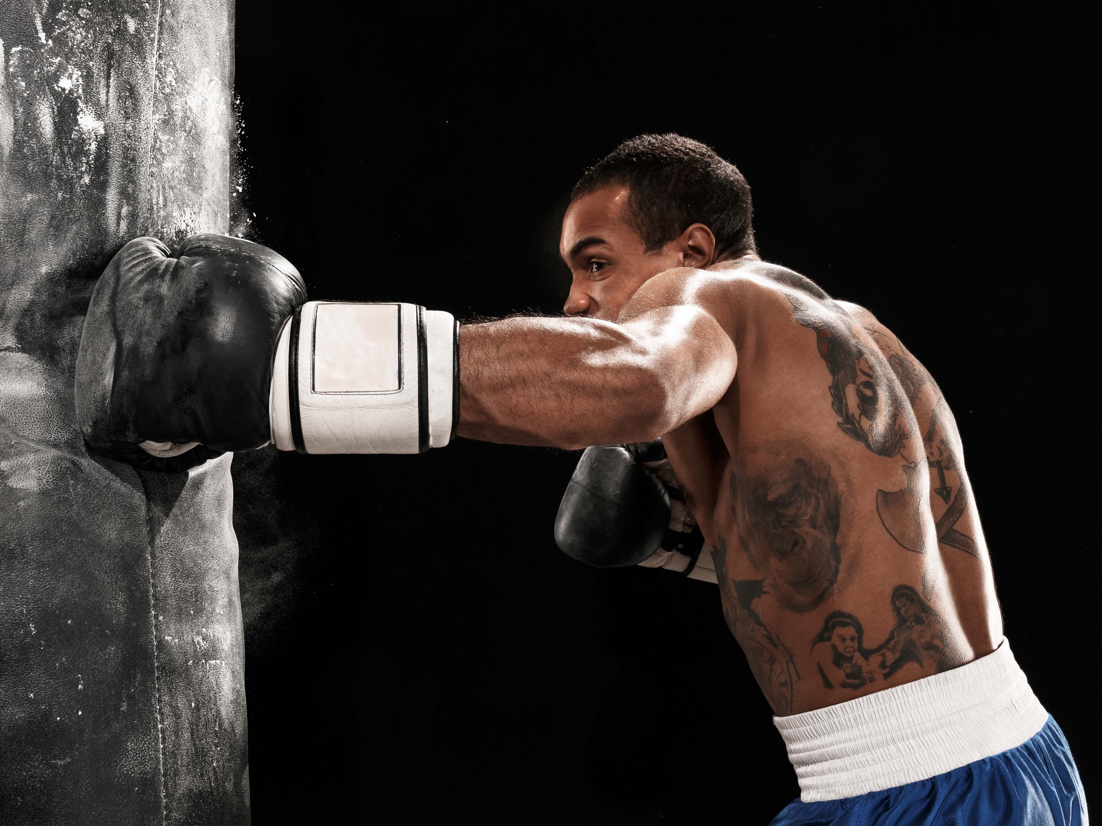 Mike Tyson's Daily Workout Routine, boxing, trained boxing gloves