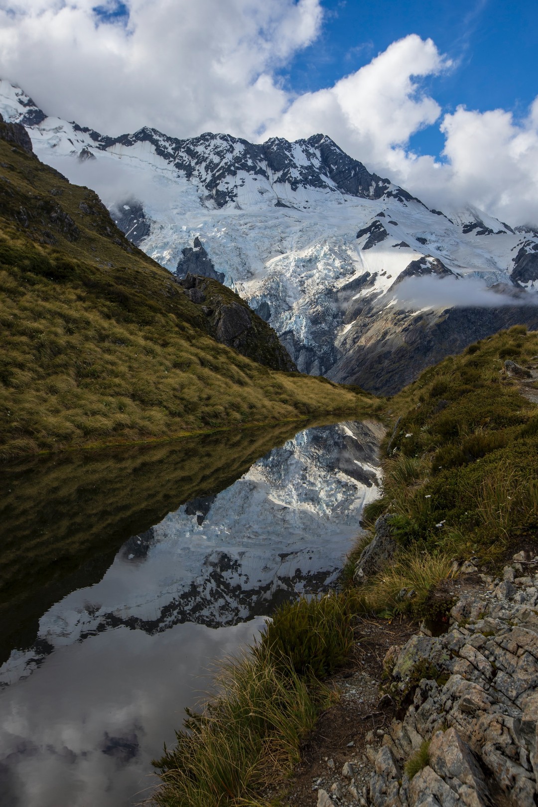 Aoraki/Mount Cook National Park: One of the best romantic getaways for couples who love nature.