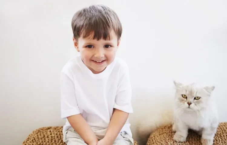toddler and cat