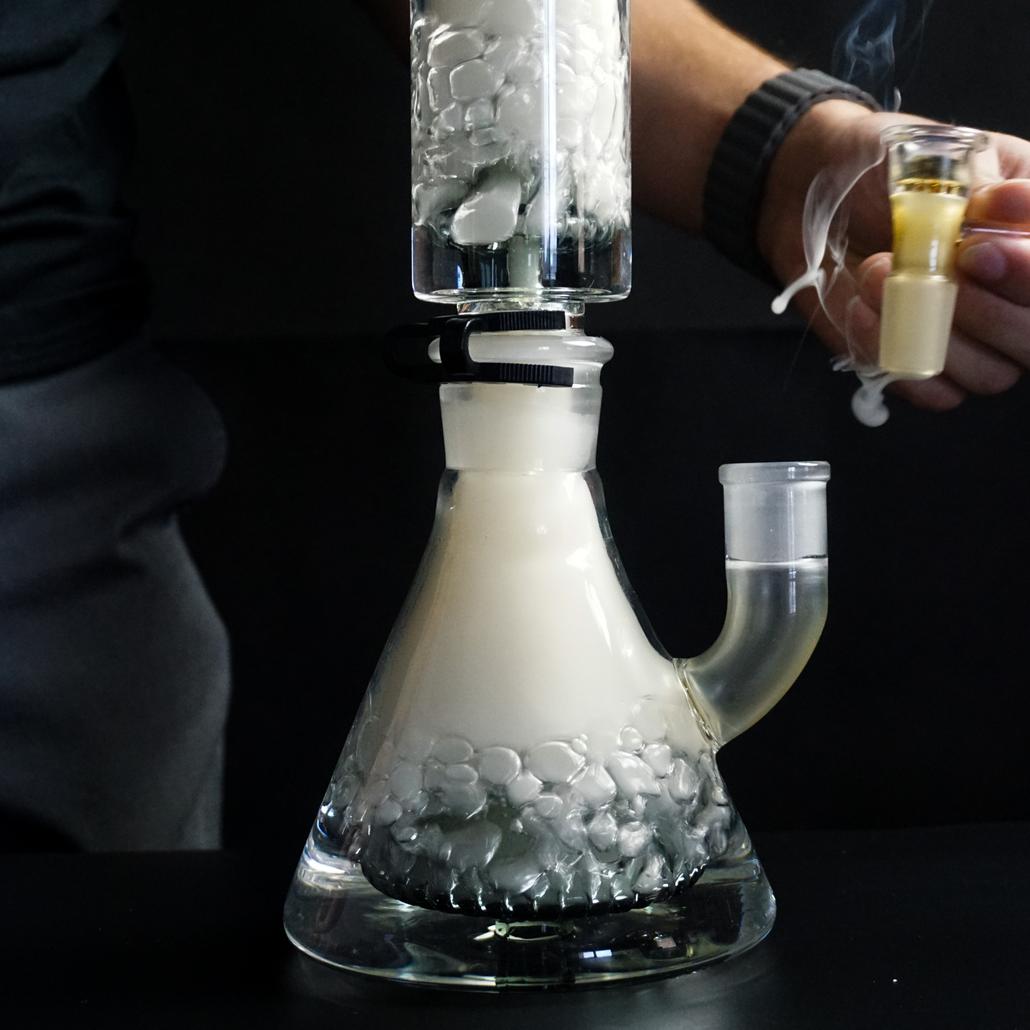 how to use a bong