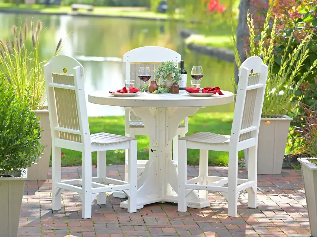 Outdoor Round Table