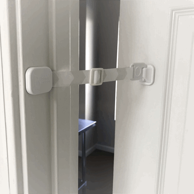 DOORWING Door Lock and Finger Guard keeps your kids and dogs out of the  cat's litter box » Gadget Flow