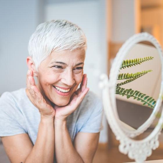 ELLEN SHARES HER ACNE STORY