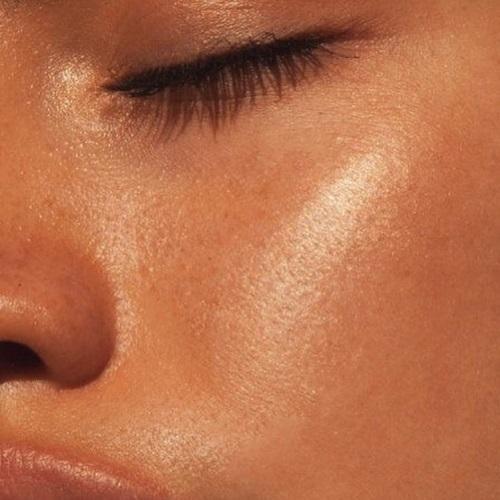 How to Use Face OIl in Your skincare routine
