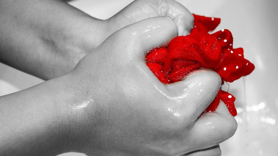 How to clean pillows without washing machine