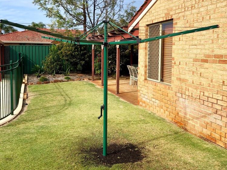 Compact Sized Rotary Washing Line: Hills Everyday Rotary 37 Clothesline