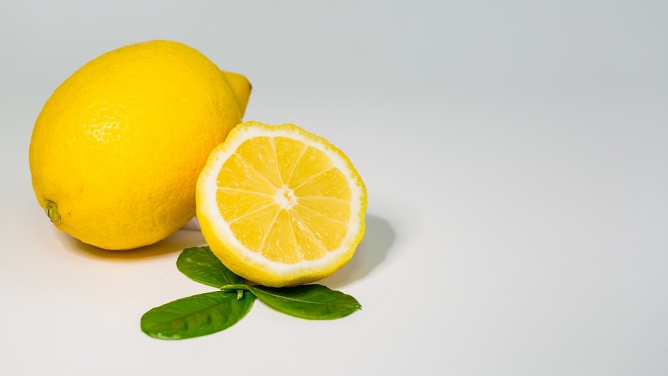 How to Get Bed Sheets White Again The Citrus Power of Lemon Juice