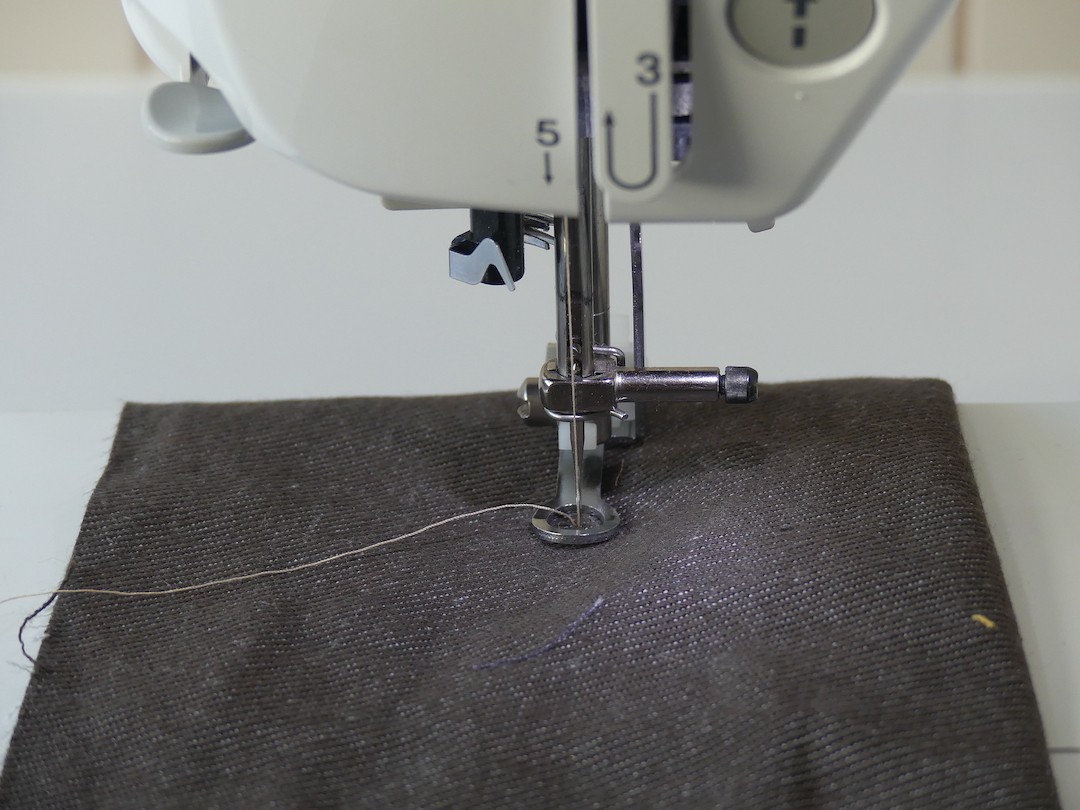 Distinctive Darning/Free Motion Sewing Machine Presser Foot w/ Free Shipping