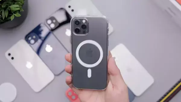 iPhone clear case with MagSafe
