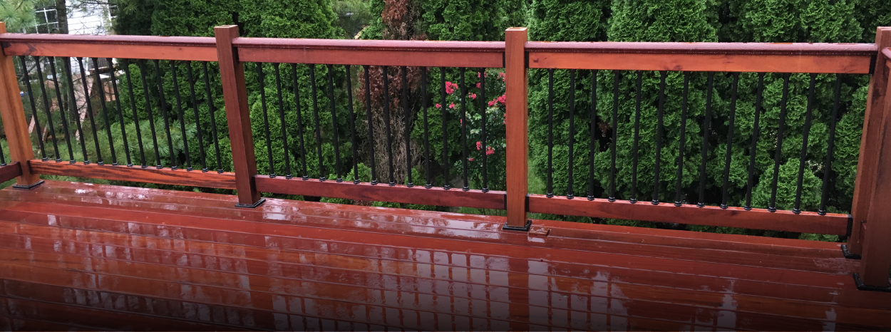 Picture depicting a deck railing built using the Titan Railing System