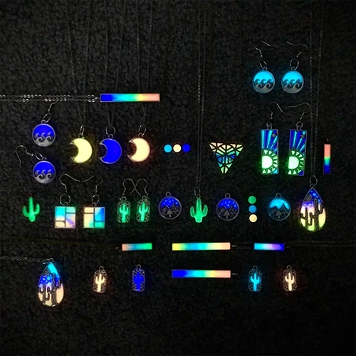Create Glow in the Dark Resin Jewelry – Art 'N Glow