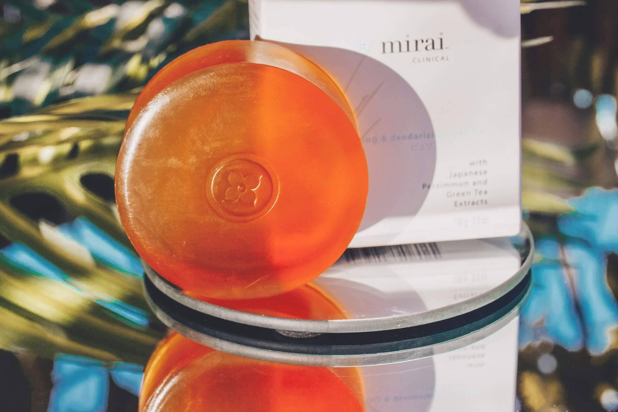 Mirai Clinical soap bar with Japanese persimmon and green tea extracts, known for its natural deodorizing properties to combat nonenal body odor.