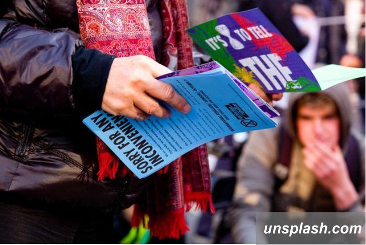 ukuran brosur, ukuran flyer, jenis brosur, ukuran pamflet