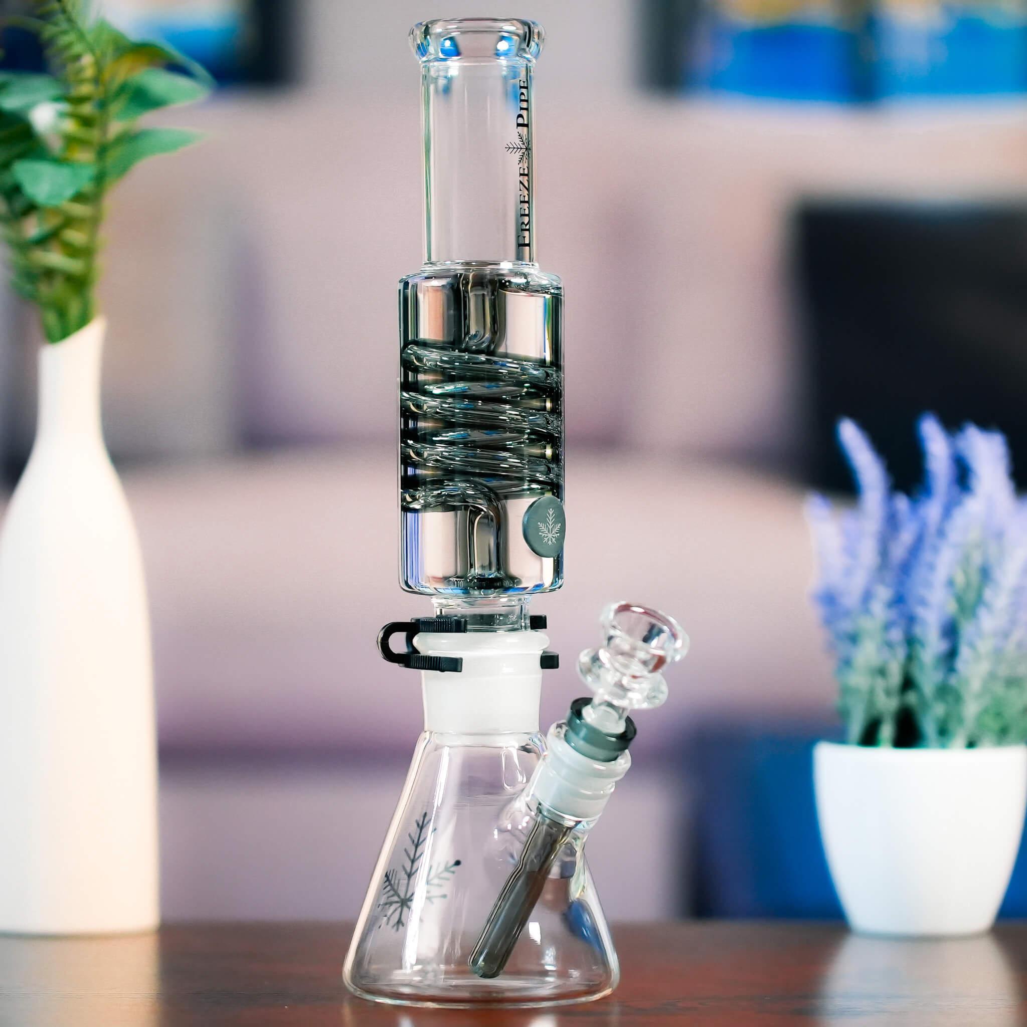 Freeze Pipe Beaker Bong with freezable coil
