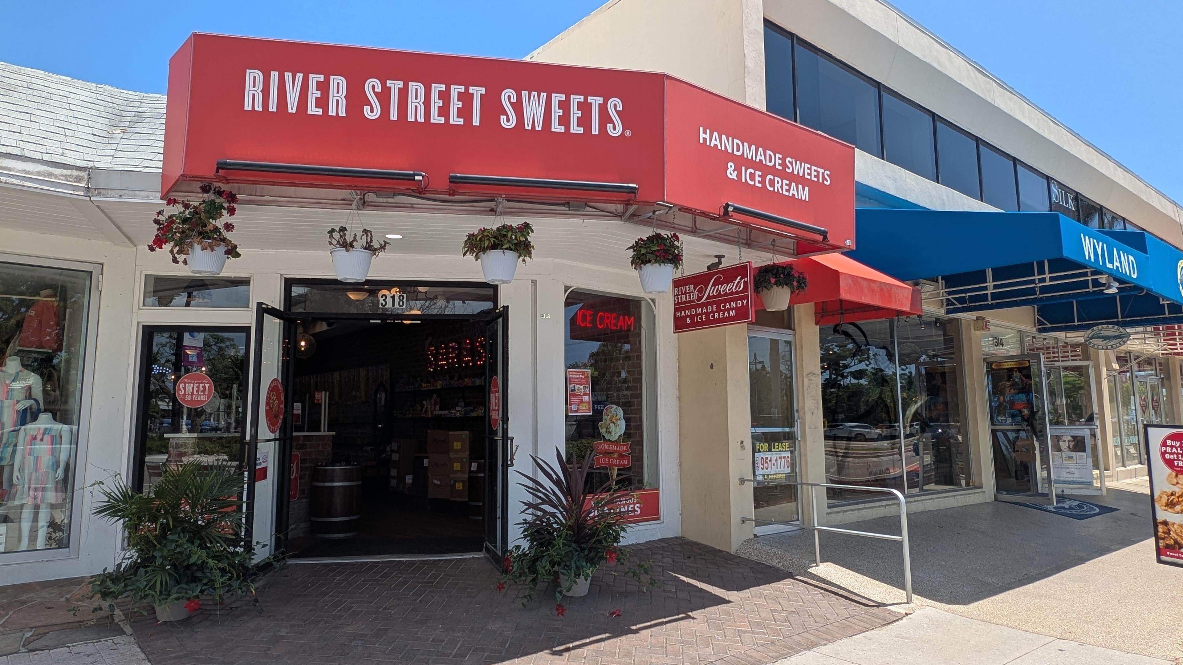 River Street Sweets storefront at 318 John Ringling Boulevard