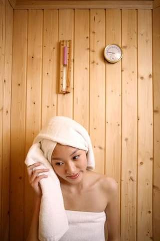 Do not sweat excessively before sauna sessions