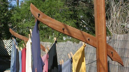Best Type of Clothesline Post Material to Use: Wood