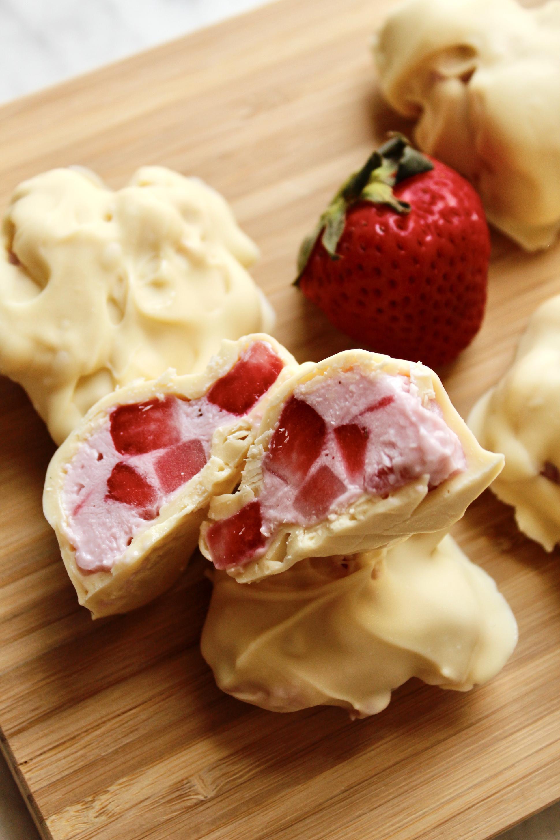 viral-strawberries-cream-protein-yogurt-clusters-astroflav