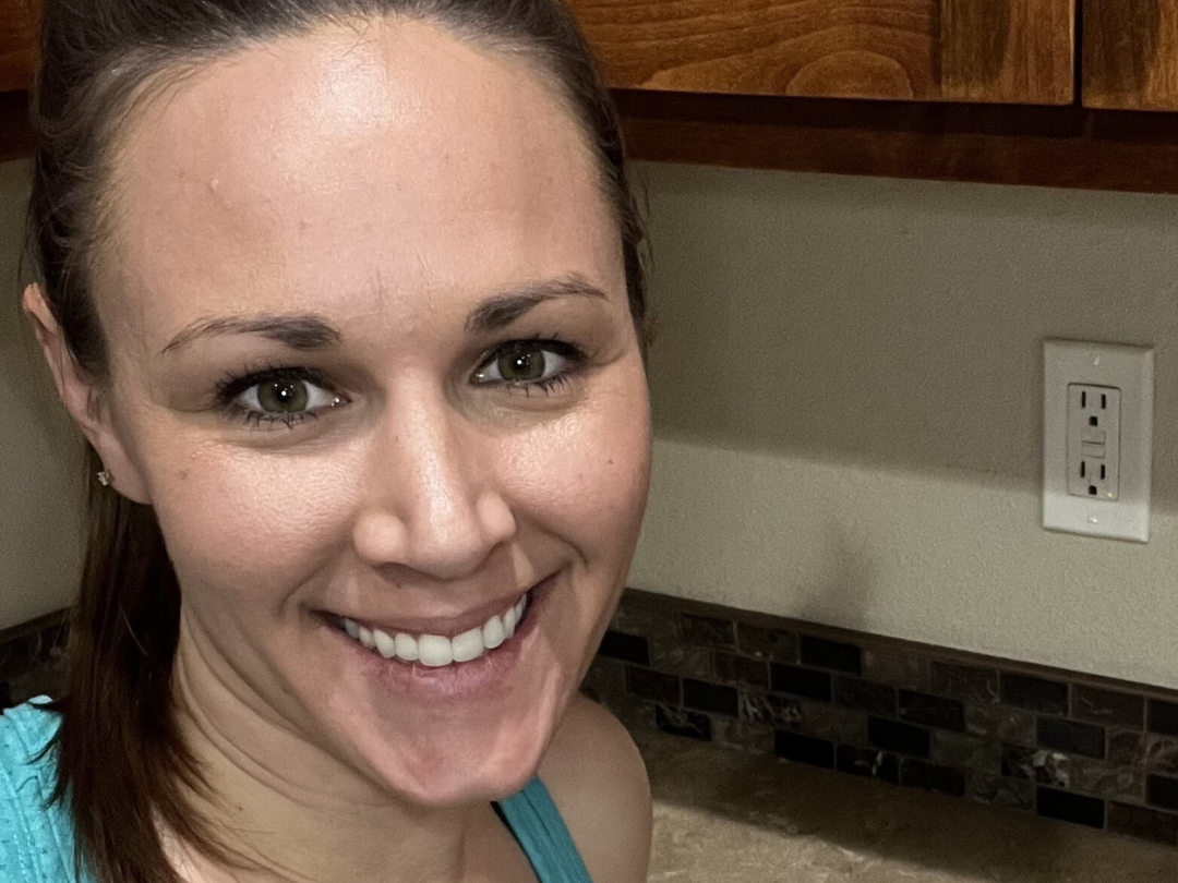 ✅ alt="Happy customer sharing her experience with Next Form supplements"