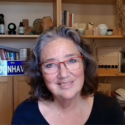 Leonie, aromatherapist and founder of moon haven
