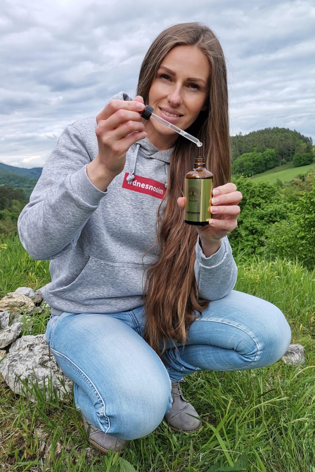 Michaela so sadou HairCell Therapy