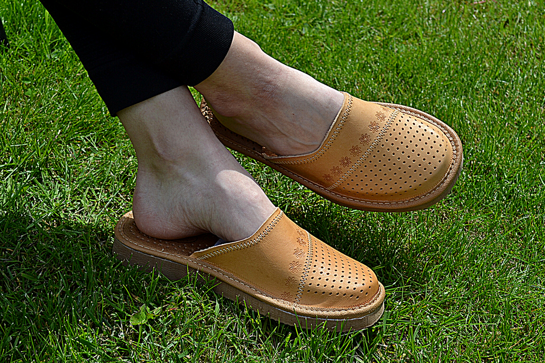 Anfisa - Women traditional handmade slip-on - Reindeer Leather
