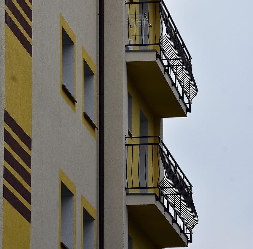 Clothesline Models for Strata and Apartment Block 2. Strata Schemes and Common Property