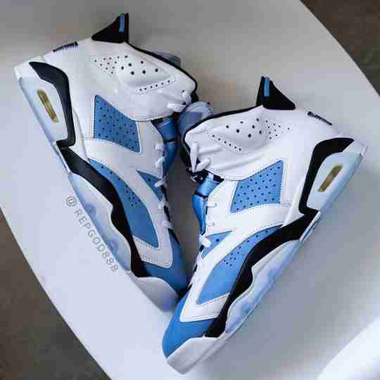 Air Jordan 6 UNC