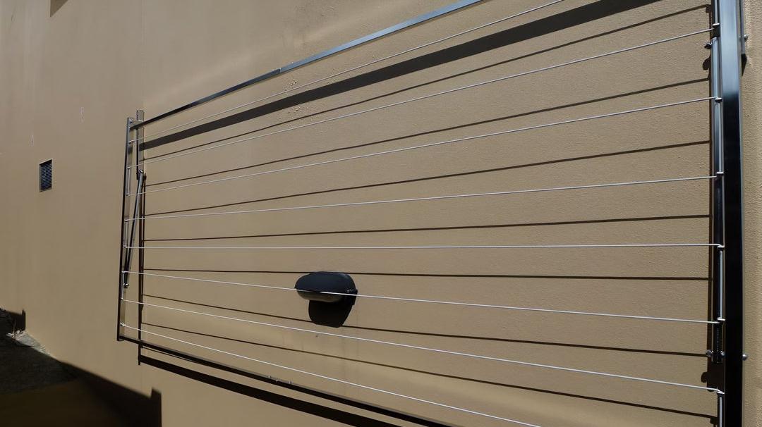 Alternatives to Fence-Mounted Clotheslines: Standard Wall Mounting