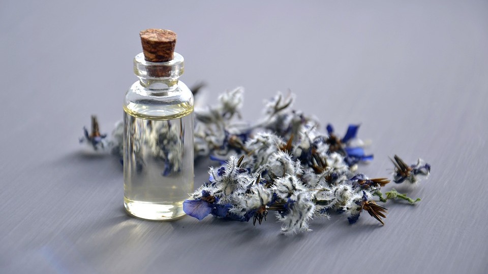 How to Make Clothes Smell Good Creating a DIY Fragrance Spray