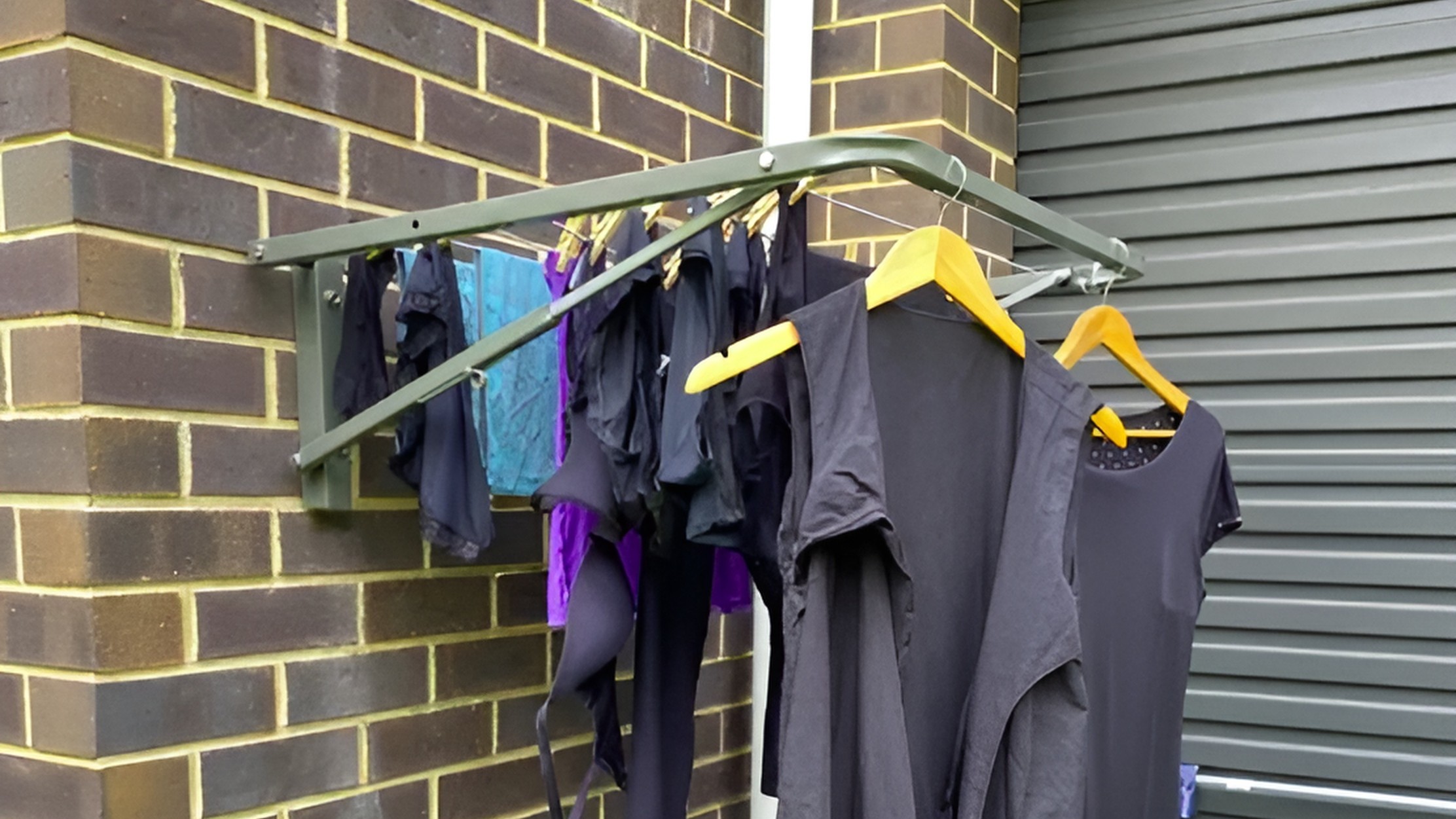 Clothesline Ideas for Small Spaces Utilising Vertical Space