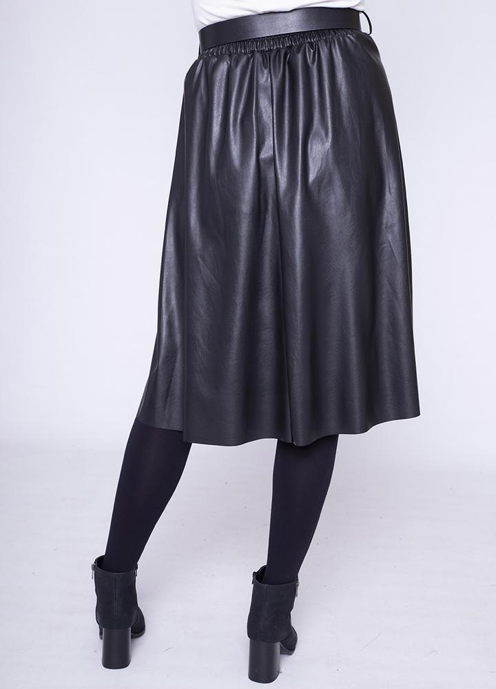 Faux Leather Stretch Waist Skirt in Black