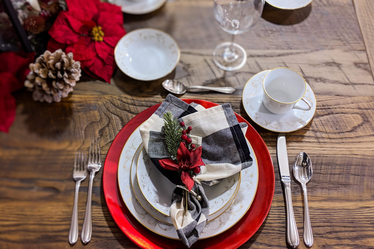 how to set a table for entertaining