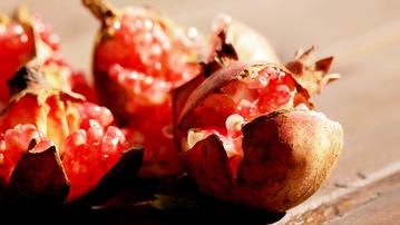 pomegranate seed benefits for skin, health and beauty