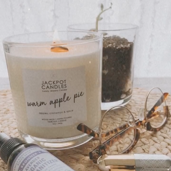 apple pie candle