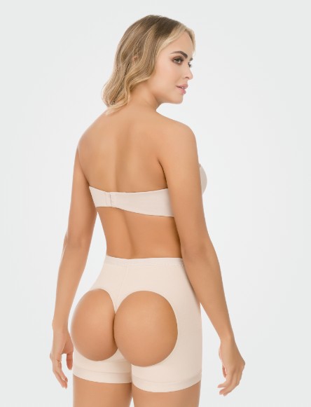 Model with Thermal Butt-Lifting Shorts with wholes on the gluteous