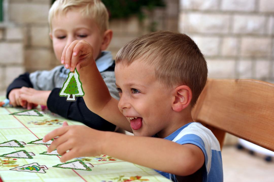 Kids Christmas Tree Memory Match Shape Matching Educational Games fo