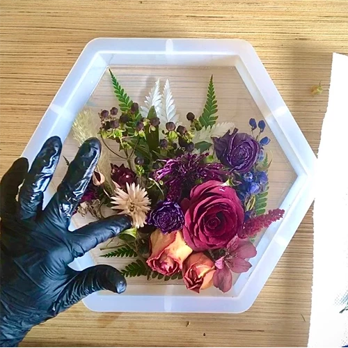 How To Dry Fresh Flowers For Epoxy Resin in the Microwave!! 