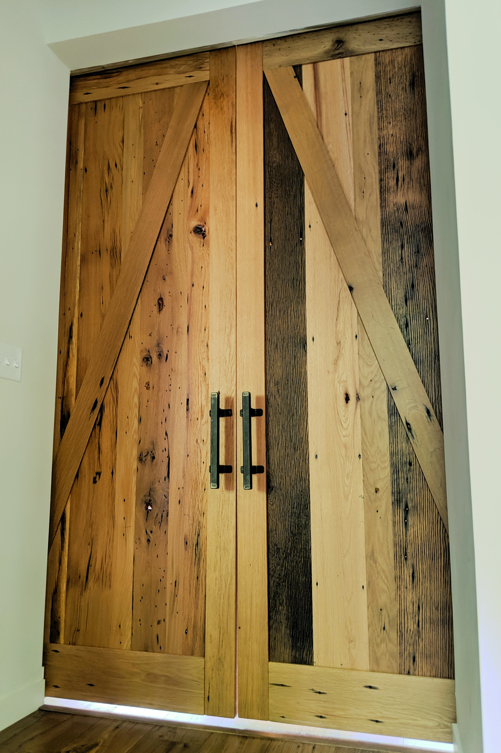 barn doors with hardware