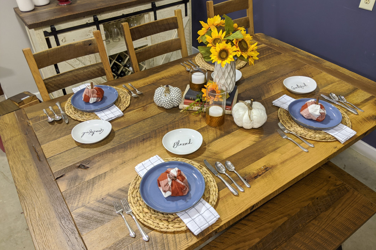 rustic table setting ideas with cloth