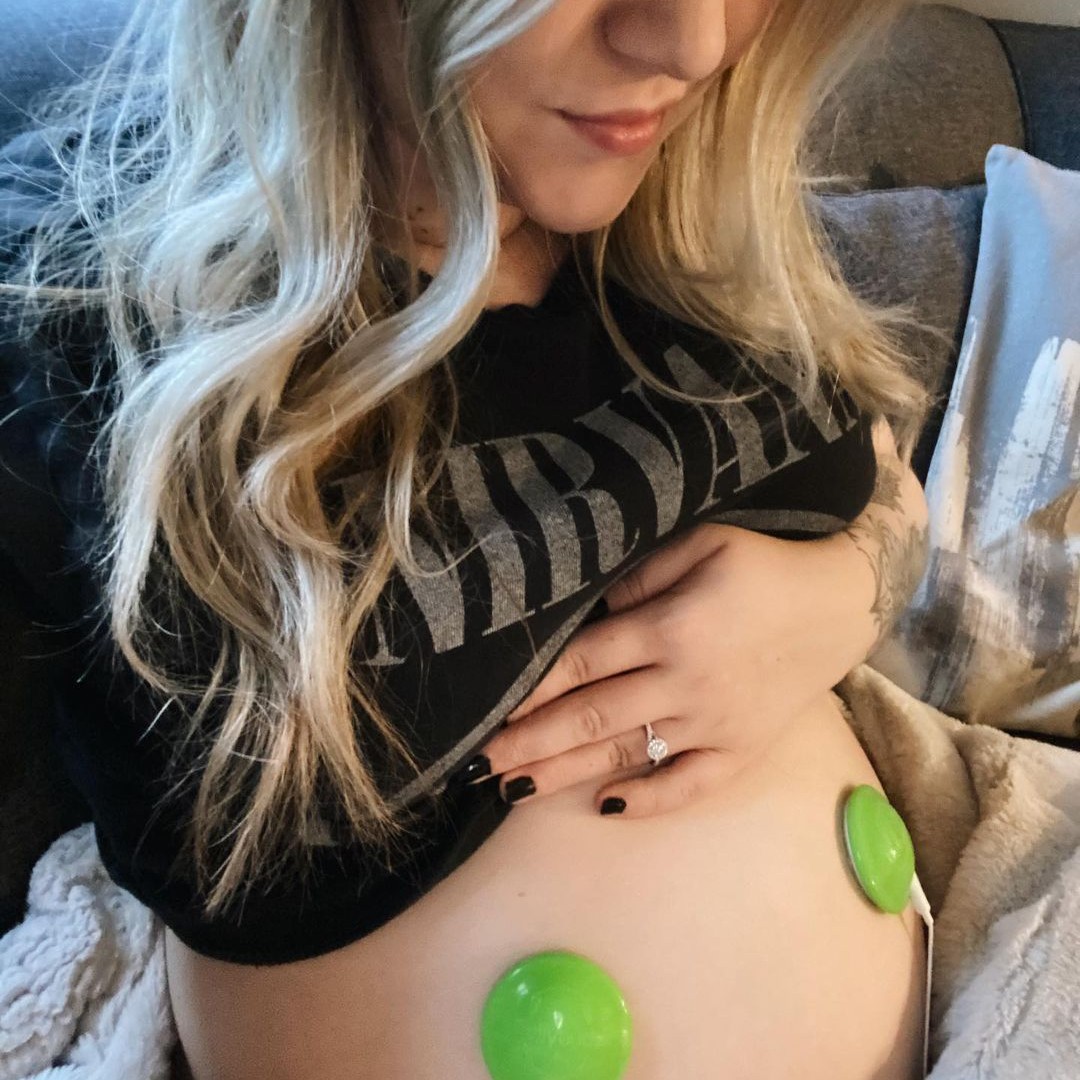 Bellybuds®, Baby-Belly Pregnancy Headphones Demonstration, Kat, 34 weeks  pregnant, demonstrates how to play music with Bellybuds for her baby and  with her own headphones. For more information, visit