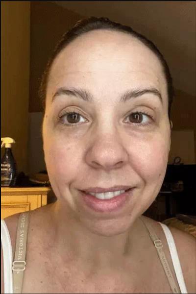 Samantha U. (Age: 45)