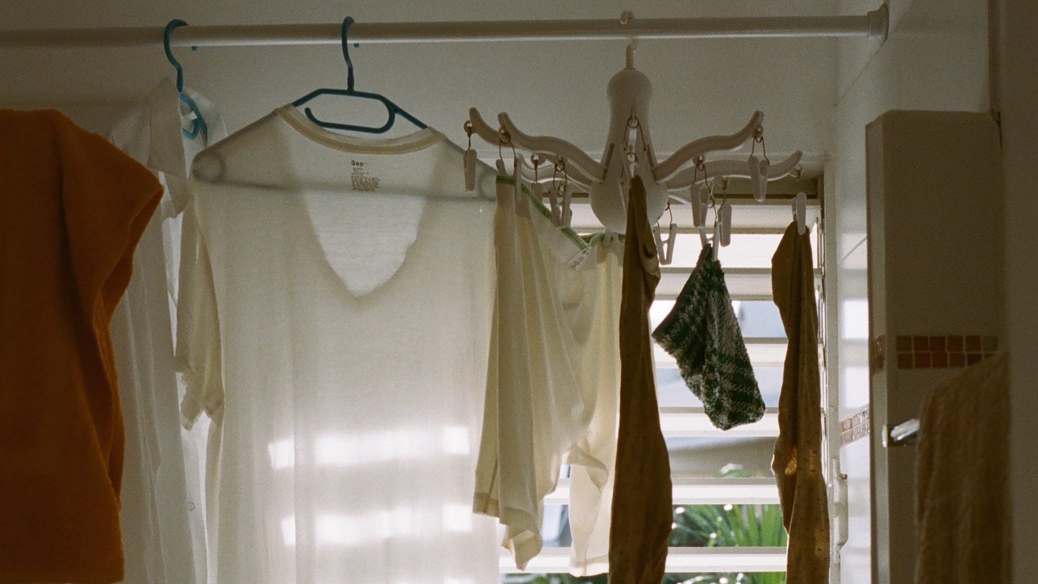 How to Air Dry Clothes in a Small Apartment – Lifestyle Clotheslines