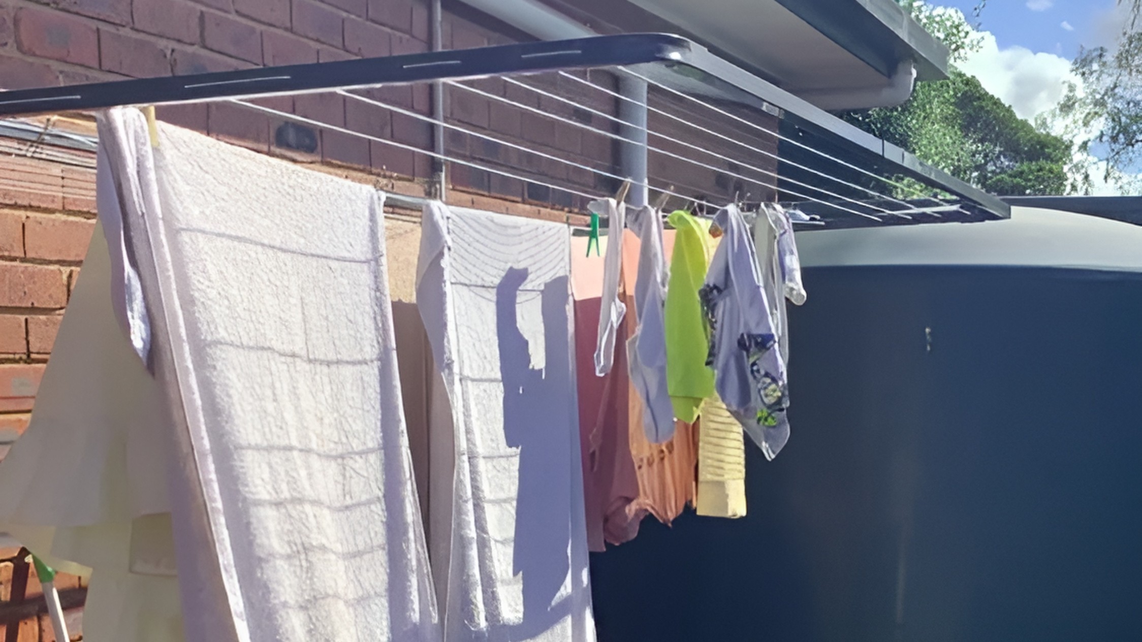 Heavy Duty Wall Mounted Washing Line Sunshine and Savings: Energy-Efficient Drying