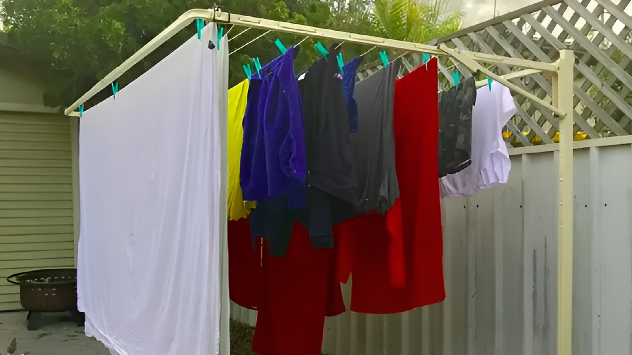 Fold Down Clothes Line for Queen Sheets Customisable Installation Options