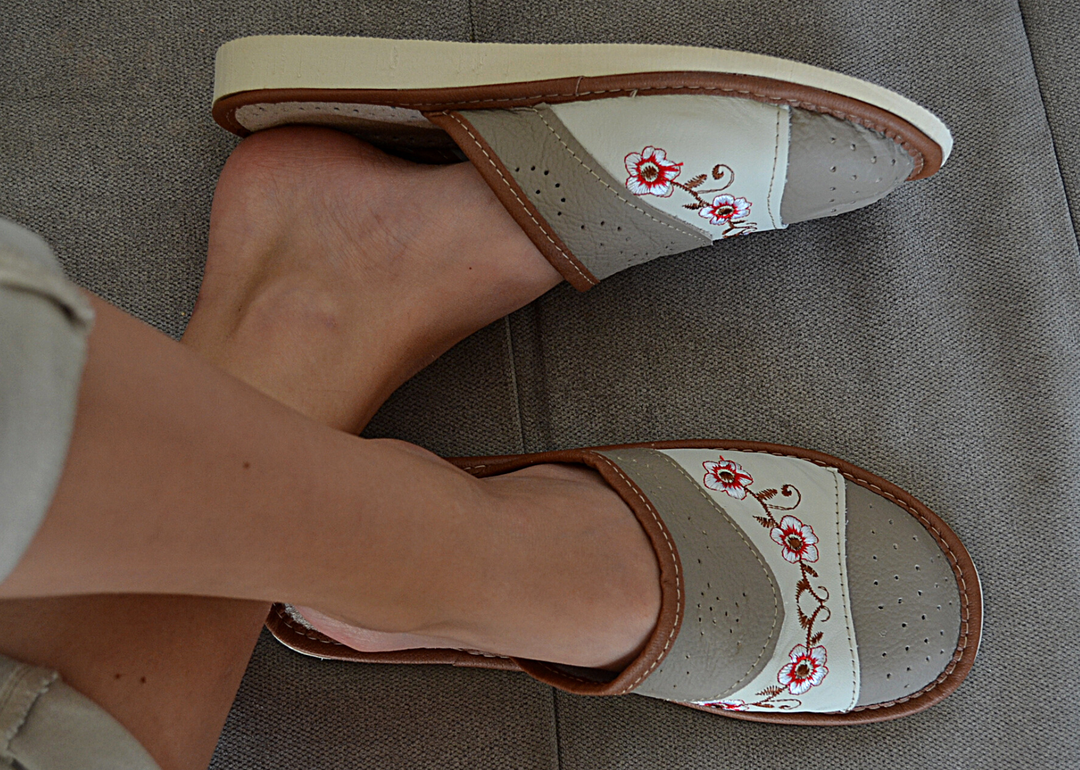 Stella - Women leather mule slippers - Reindeer Leather