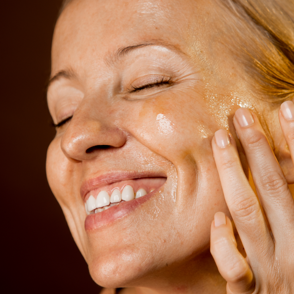 Women happy with the results of the face oil